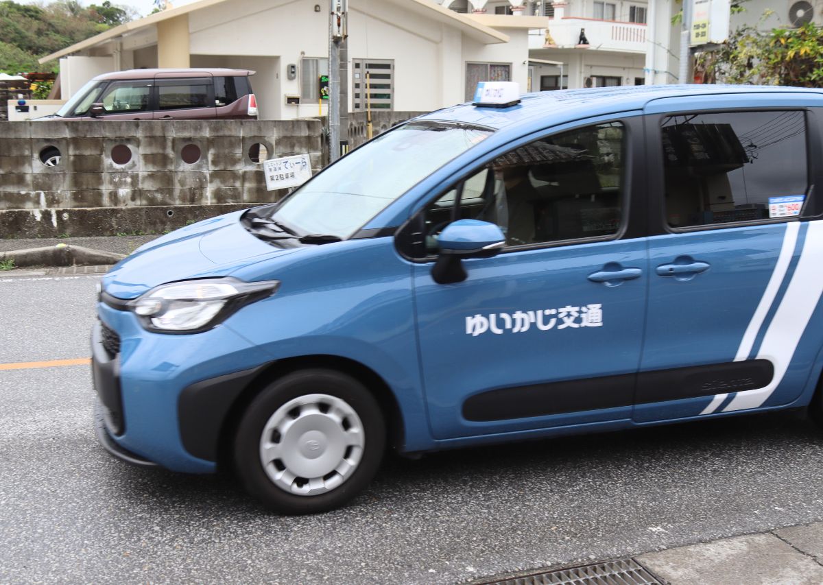 沖縄の交通課題に新風を。若さが強みの「ゆいかじ交通」が出発