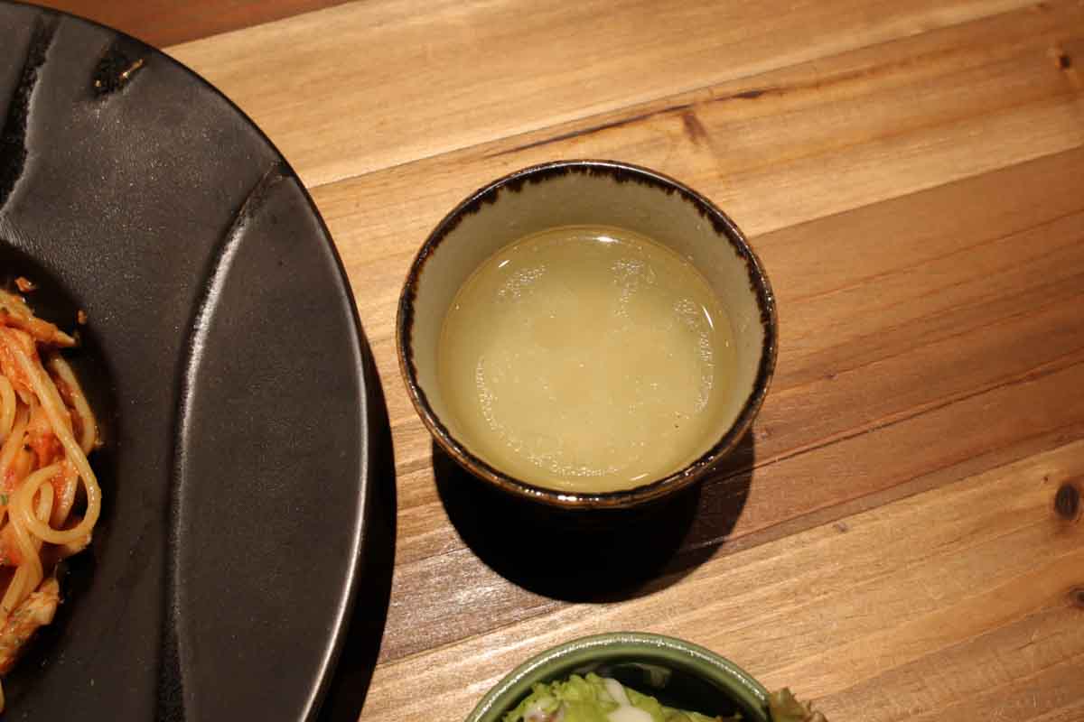 毎日帰りたくなる隠れ家オアシス！「cafe&bar BeachTime（ビーチタイム）」の絶品パスタと厚切りフレンチトーストで日常を忘れるチルタイムはいかが？（那覇市）