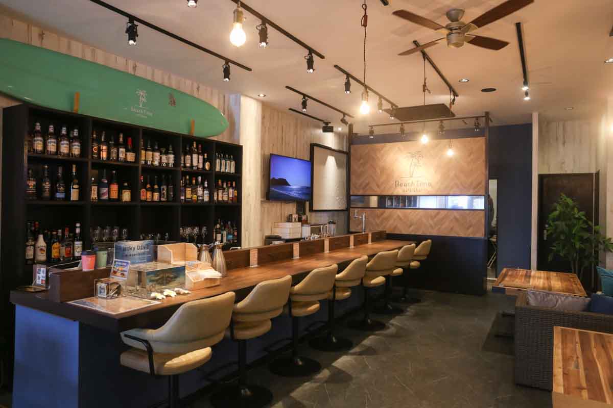 毎日帰りたくなる隠れ家オアシス！「cafe&bar BeachTime（ビーチタイム）」の絶品パスタと厚切りフレンチトーストで日常を忘れるチルタイムはいかが？（那覇市）