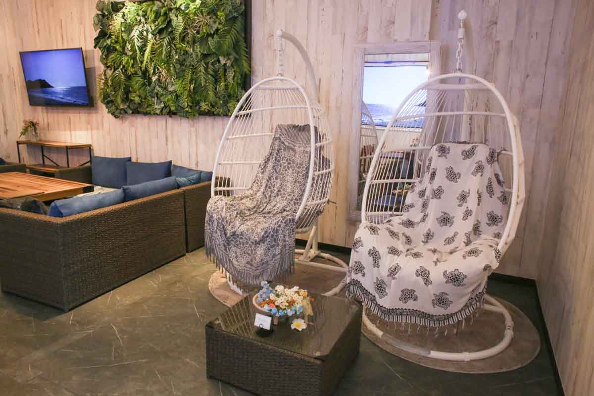毎日帰りたくなる隠れ家オアシス！「cafe&bar BeachTime（ビーチタイム）」の絶品パスタと厚切りフレンチトーストで日常を忘れるチルタイムはいかが？（那覇市）