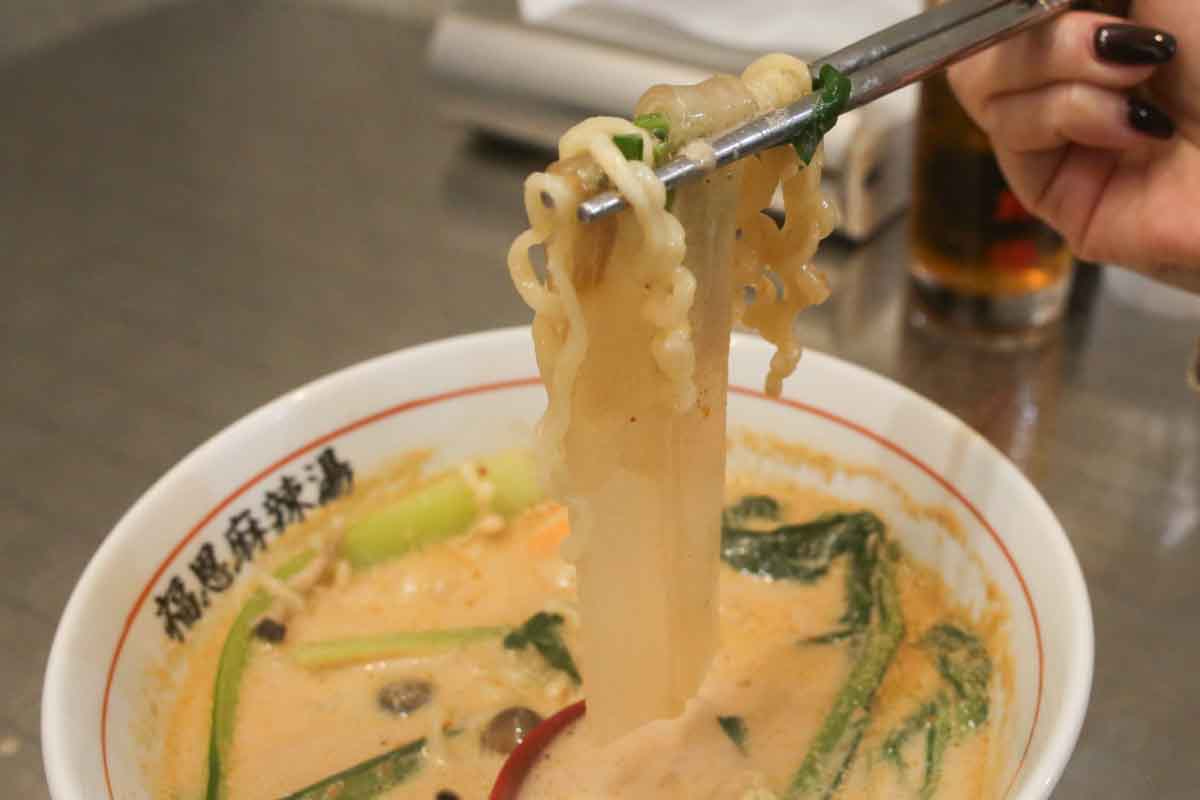 行列店が沖縄初上陸！組み合わせは無限大！「福恩麻辣湯（フーエンマーラータン）美栄橋駅前店」で味わう中毒性抜群の自分流カスタマイズ麻辣湯（那覇市）