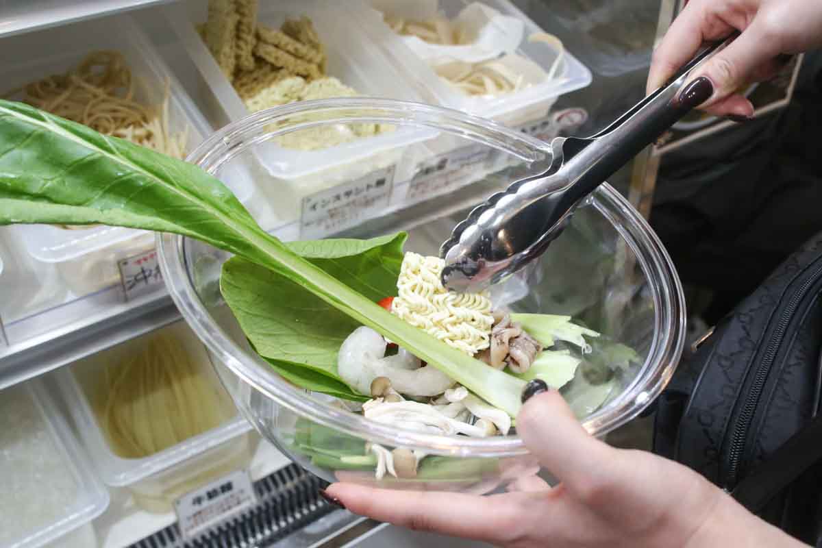 行列店が沖縄初上陸！組み合わせは無限大！「福恩麻辣湯（フーエンマーラータン）美栄橋駅前店」で味わう中毒性抜群の自分流カスタマイズ麻辣湯（那覇市）
