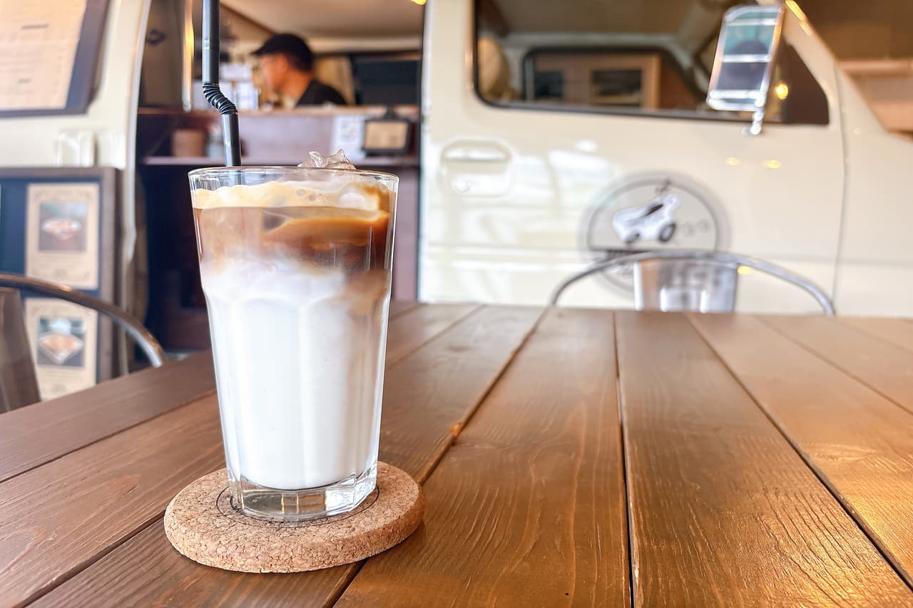 新感覚！ルートビア×エスプレッソとホットサンドを「ガレージカフェ はまCafe」でいかが？（糸満市）