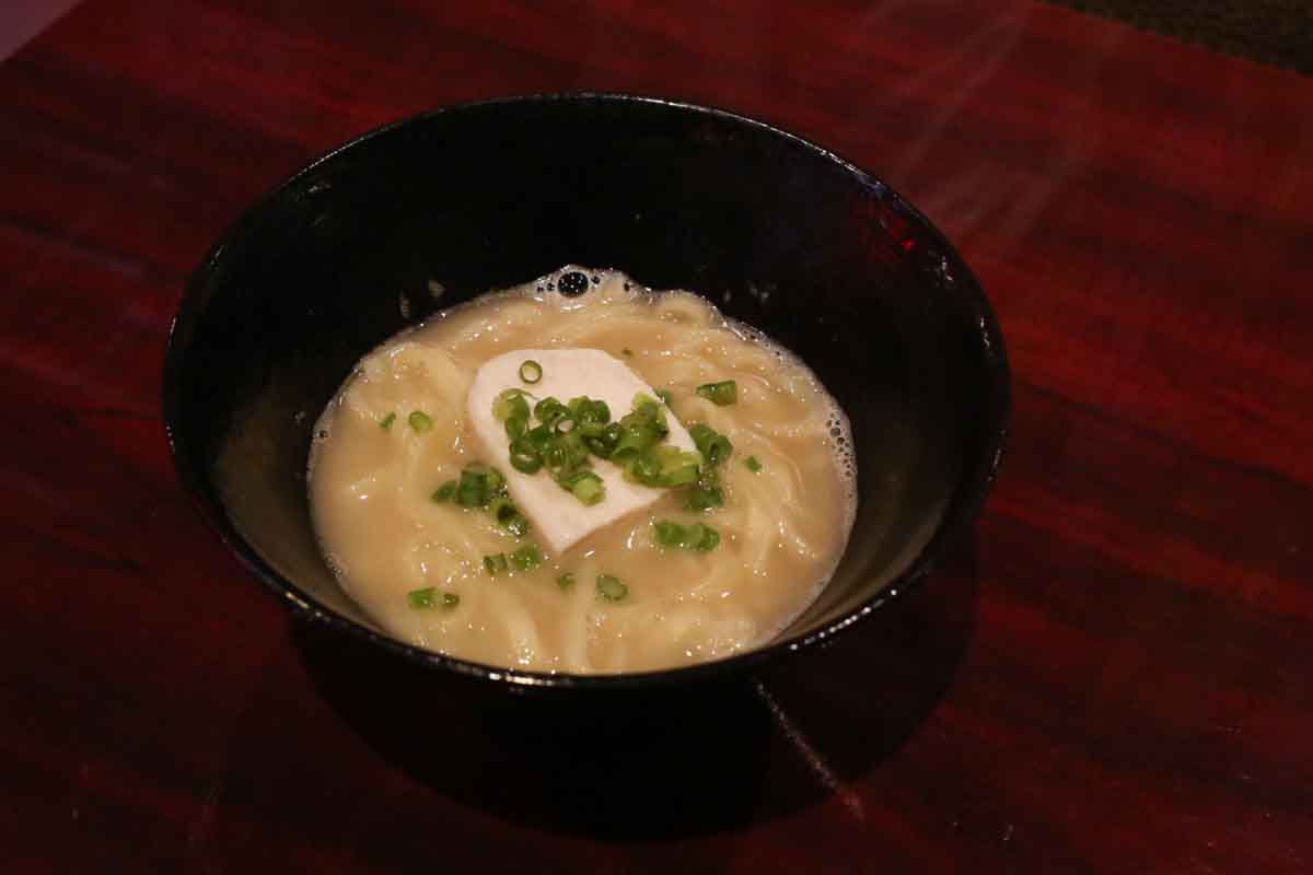 1980円で点心食べ放題だにゃ！「ひとくち中華バル 猫茶楼」の絶品飲茶ランチであふれる肉汁に溺れる中華タイムを（那覇市）
