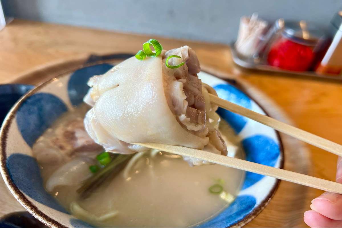 カフェのように落ち着けて、食堂のように気軽に。沖縄そば&カフェ「nomacloset（ノマクロ）」（西原町）