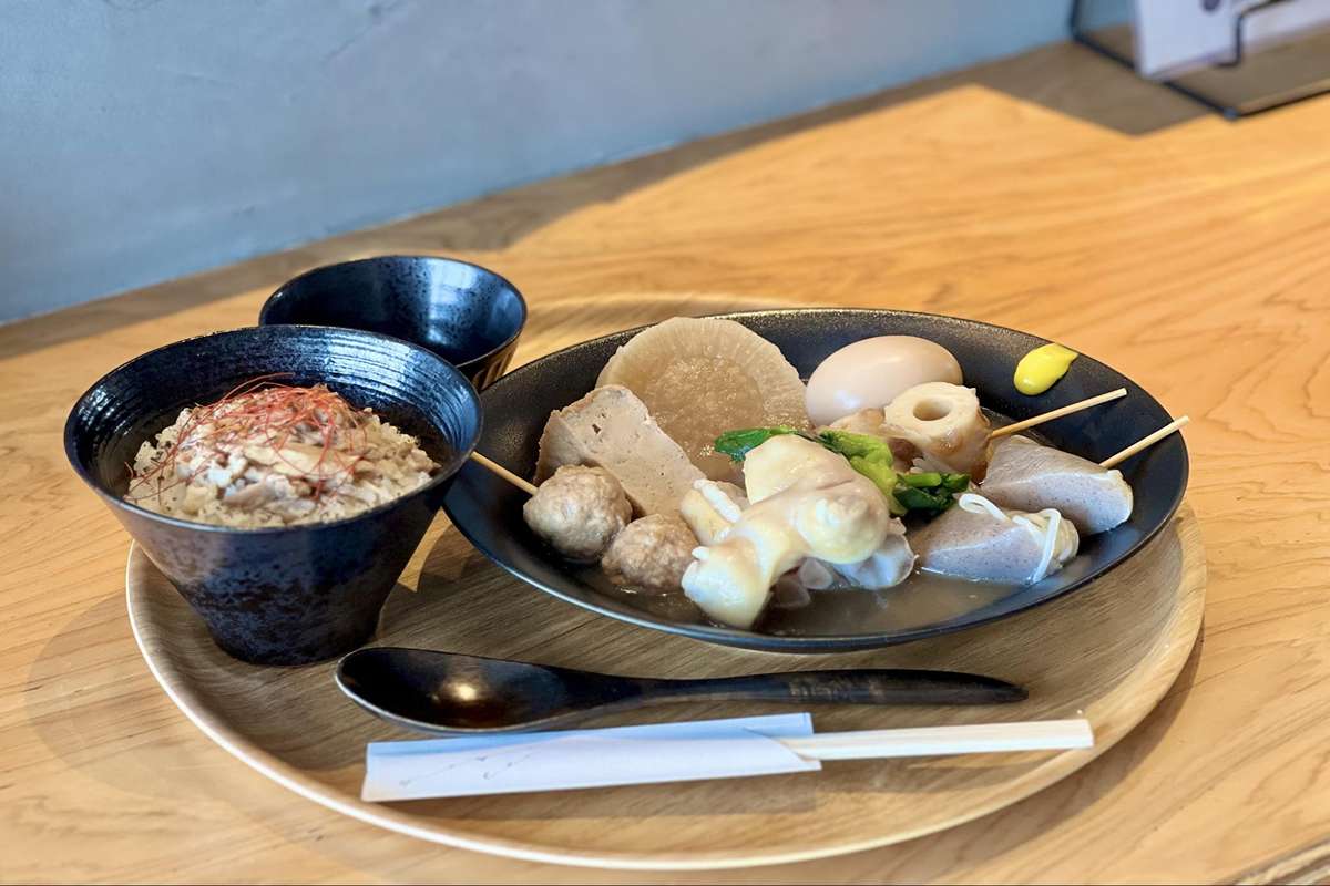 カフェのように落ち着けて、食堂のように気軽に。沖縄そば&カフェ「nomacloset（ノマクロ）」（西原町）
