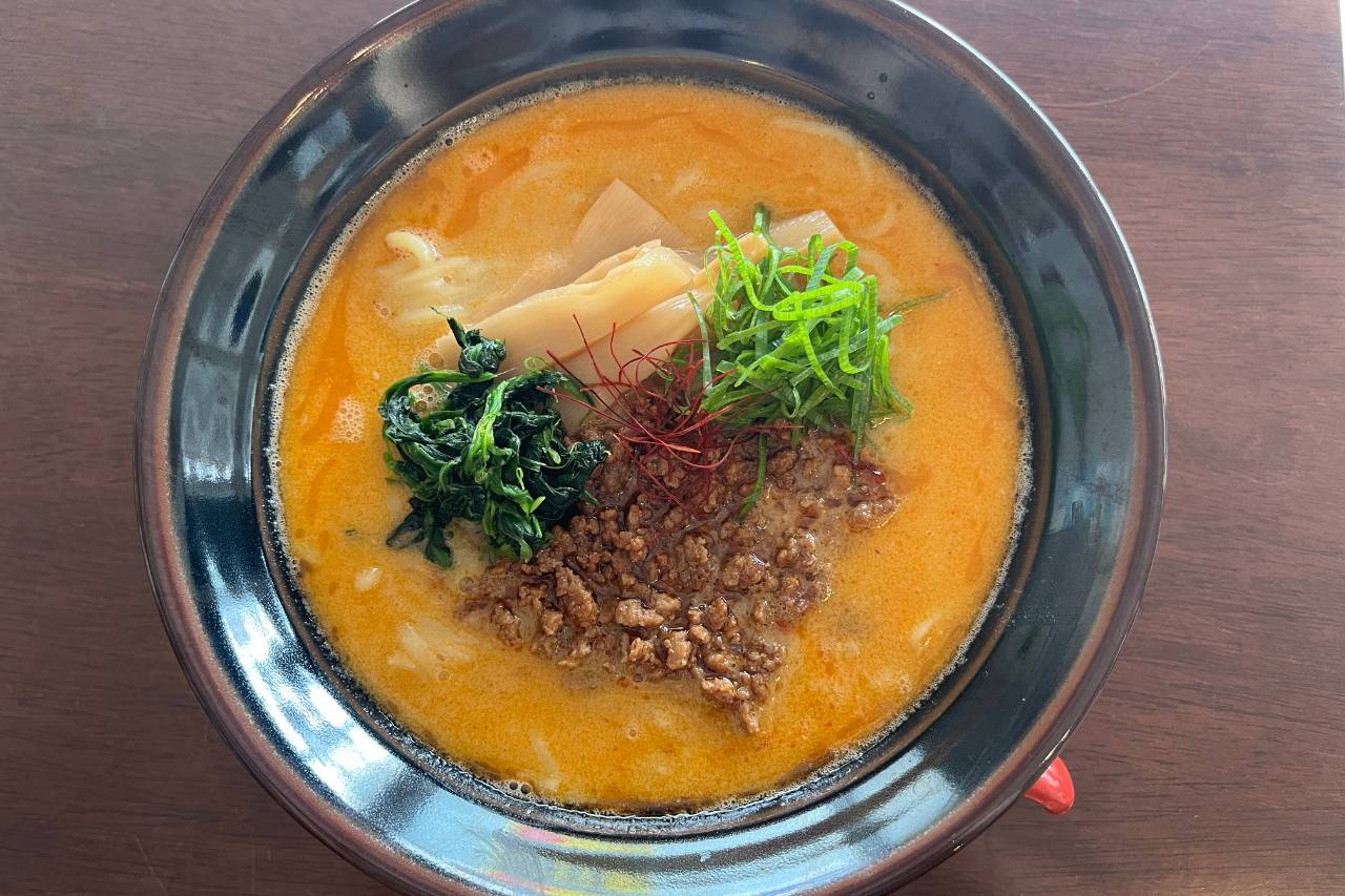 濃厚鶏白湯ラーメンにハマる！「鶏白湯らぁ麺 荻 65Dining」は店主の“好き”が詰まった一軒（浦添市）