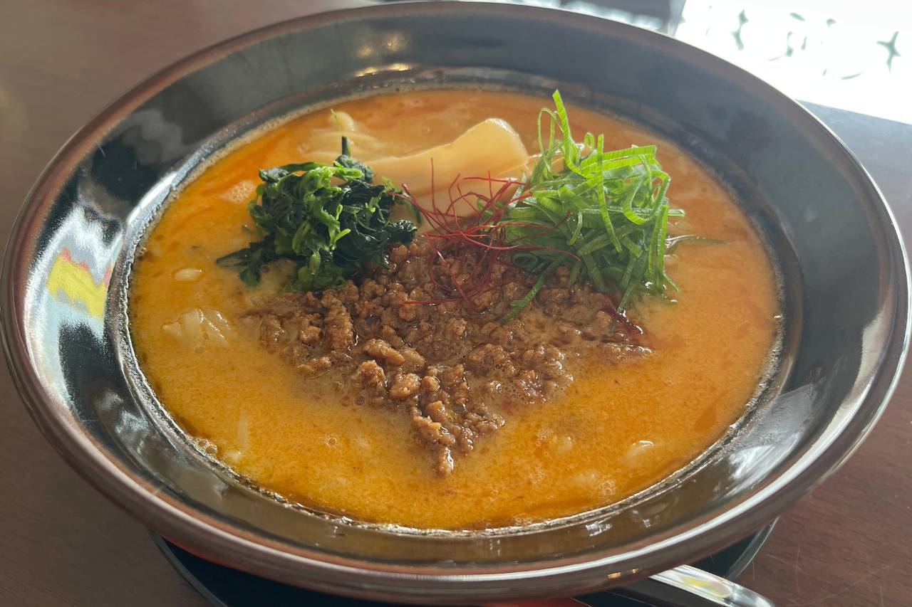 濃厚鶏白湯ラーメンにハマる！「鶏白湯らぁ麺 荻 65Dining」は店主の“好き”が詰まった一軒（浦添市）