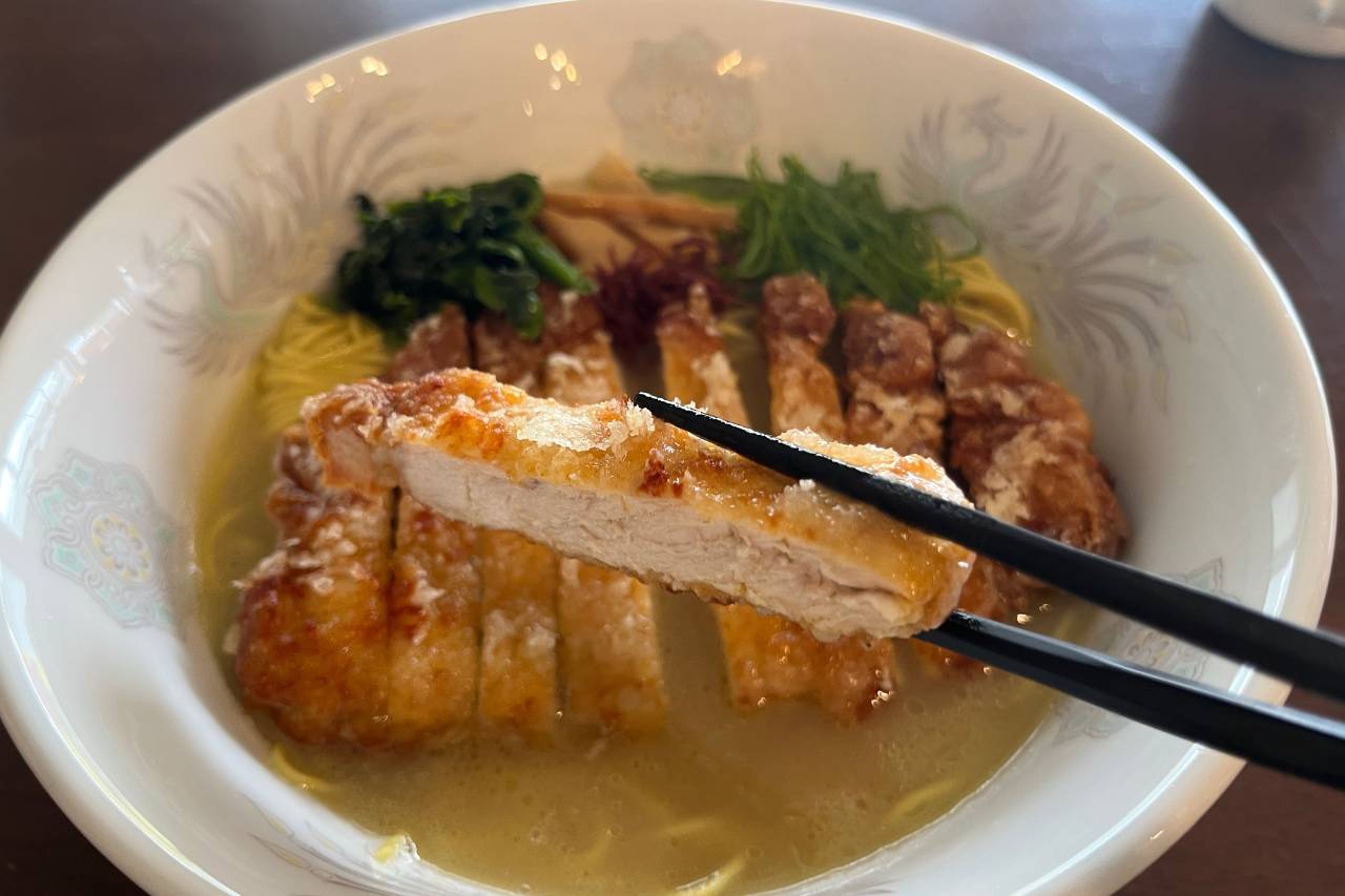 濃厚鶏白湯ラーメンにハマる！「鶏白湯らぁ麺 荻 65Dining」は店主の“好き”が詰まった一軒（浦添市）