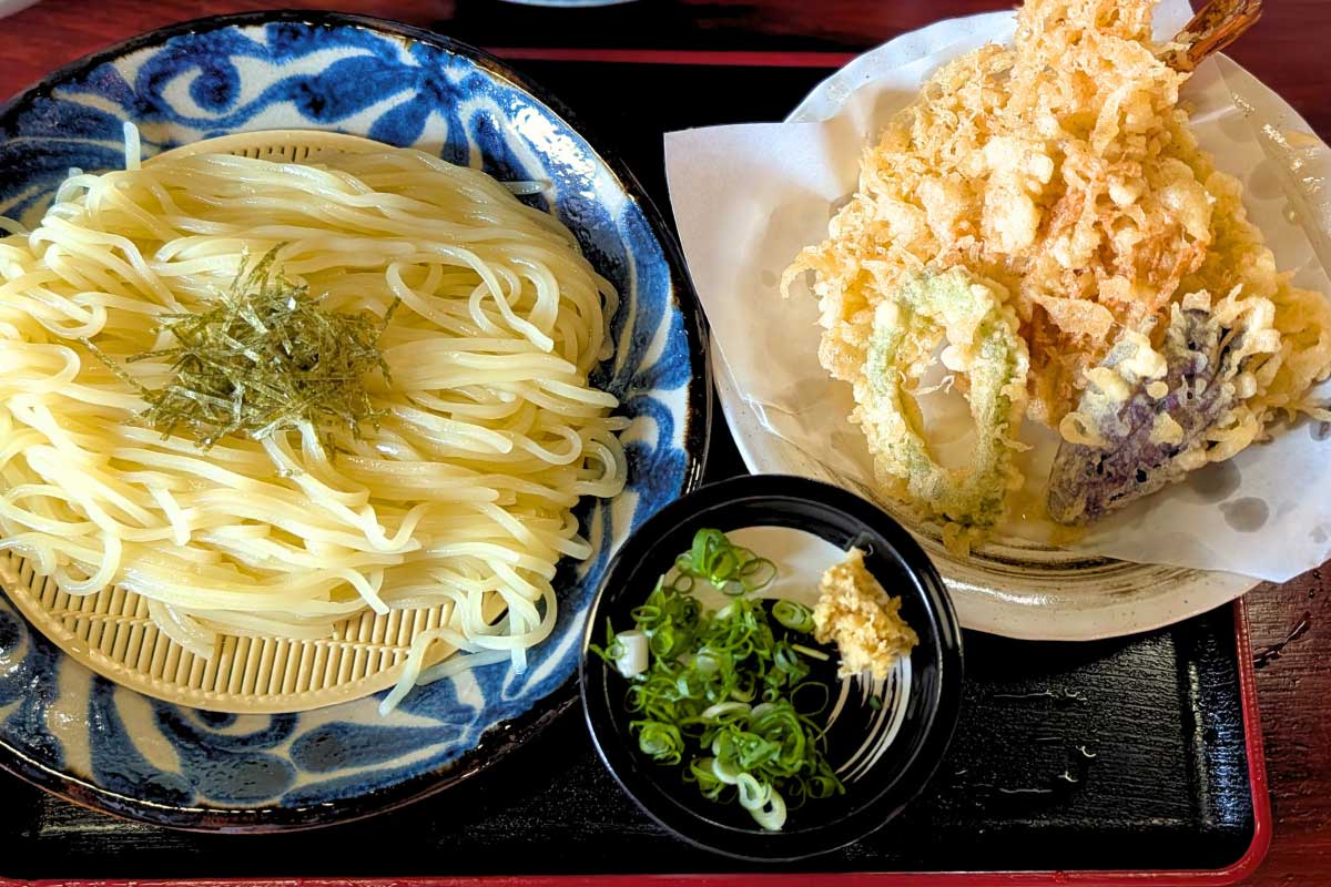 決め手は愛情！ツヤとコシがたまらない細うどん「うどん飩棒（とんぼ）」（今帰仁村）