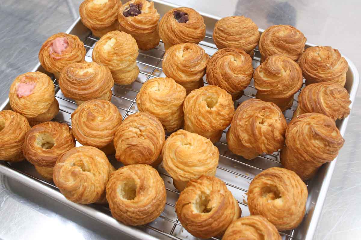 9月下旬までの限定！「100日だけの北海道クロフィン発酵ミルクバター本舗 by TonyBake 沖縄那覇店」で味わうクリームたっぷりサクふわクロフィン（那覇市）