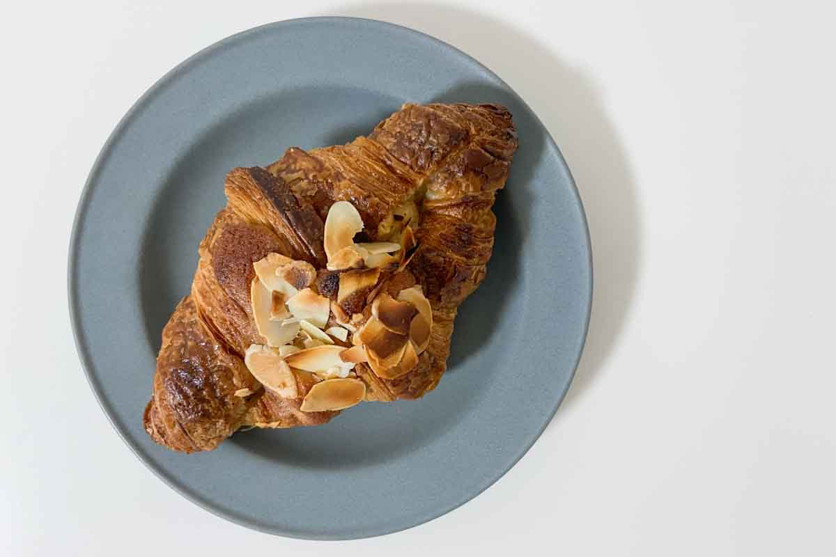 国産有機小麦＆自家製発酵バターを使ったパンが絶品！自然派食材やオリジナル商品も要チェック！「パンにまつわるエトセトラ（オーガニック市場てんぶす 那覇店）」で身体と心を整える時間を（那覇市）