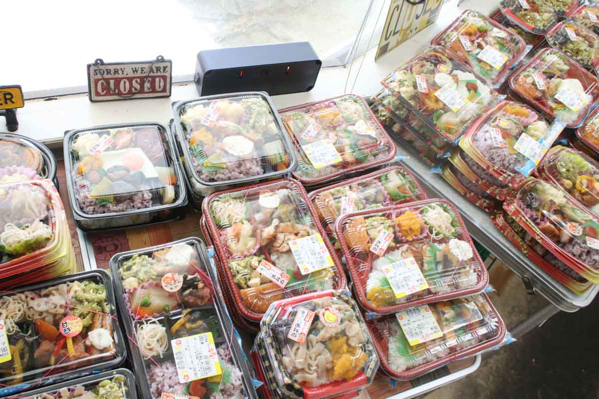ガツンとうまいハンバーグ弁当から黒米の彩り弁当まで！手作りと彩りにこだわる「げん家」のお弁当に大満足（那覇市）