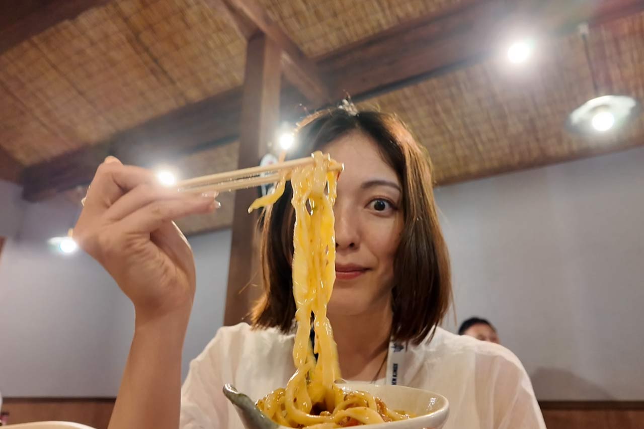 鶏だし塩おでん＆店主自慢の“イケ麺”料理で夏バテを吹き飛ばせ！リニューアルした「栄町酒場うおらん」へ（那覇市）