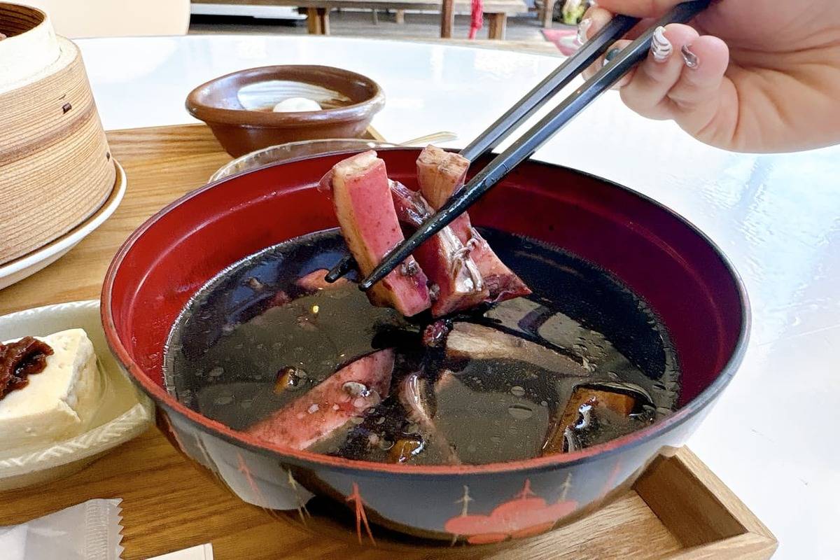 限定10食「食工房まほろば」の金目鯛のせいろ蒸しとイカスミ汁、もう食べた？（糸満市）