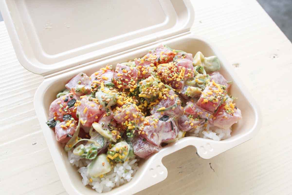 濃厚アサイー×自家製グリークヨーグルトの最強タッグ！「MAIKAI」で楽しむ究極のアサイーボウルとハワイ在住者絶賛のポケボウル（那覇市）