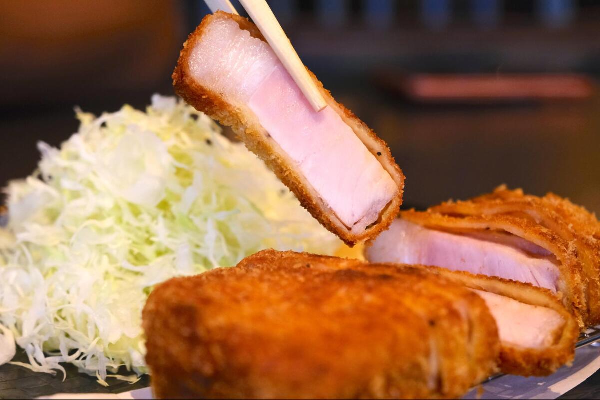 あぐーの旨み爆発”とんかつ”大満足ランチを堪能せよ！予約困難の人気”しゃぶしゃぶ”店『食彩酒房 まつもと』平日限定でオープン（那覇市）