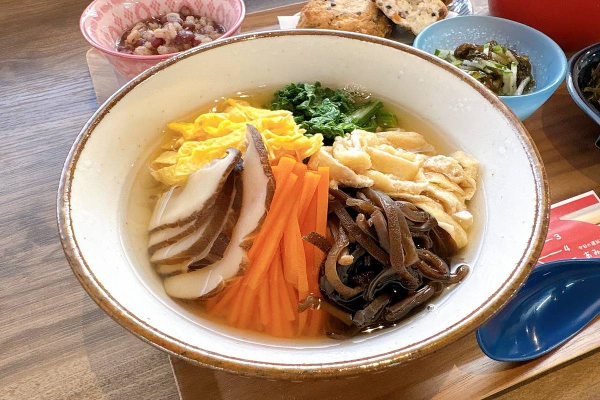 朝7時OPEN☆気軽に琉球料理が楽しめる！「琉球Styleまつもと」で沖縄県産食材を活かした料理はいかが？（那覇市）