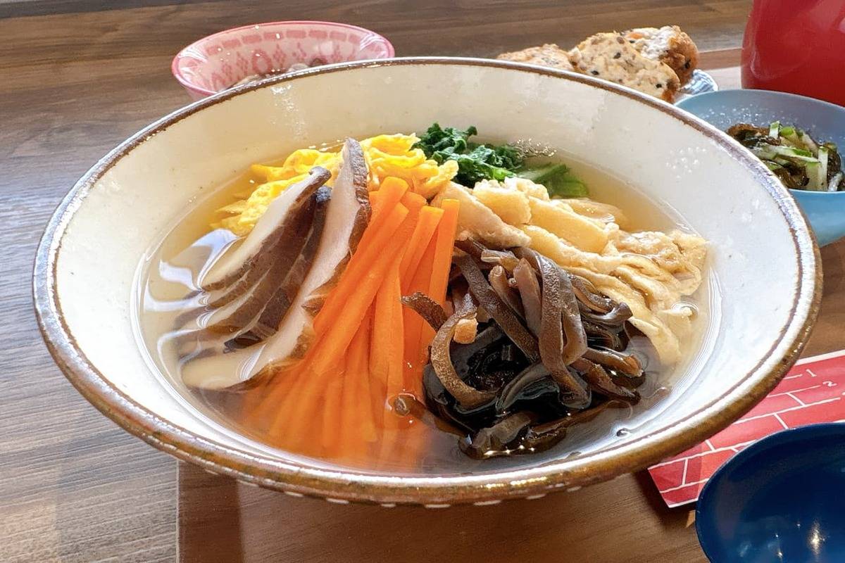 朝7時OPEN☆気軽に琉球料理が楽しめる！「琉球Styleまつもと」で沖縄県産食材を活かした料理はいかが？（那覇市）