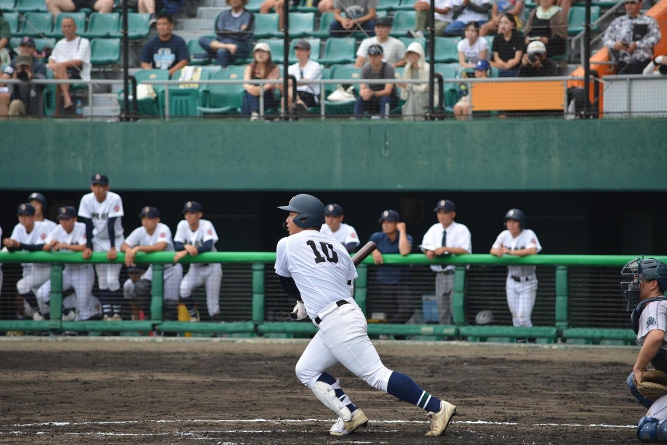 沖縄尚学ベスト４進出、左の久髙大瑚MAX149を計測、四番DH 末吉４の１。夏の県大会、末吉の登板はなしと判断していいのか