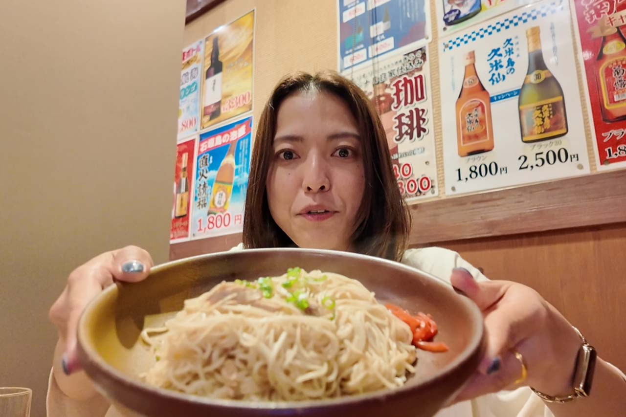 串焼1本150円！豊富なメニューと掘りごたつでゆったり♪地元民に愛される「居酒屋もりもり」〜喜友名ひとみの酒場巡り〜（豊見城市）