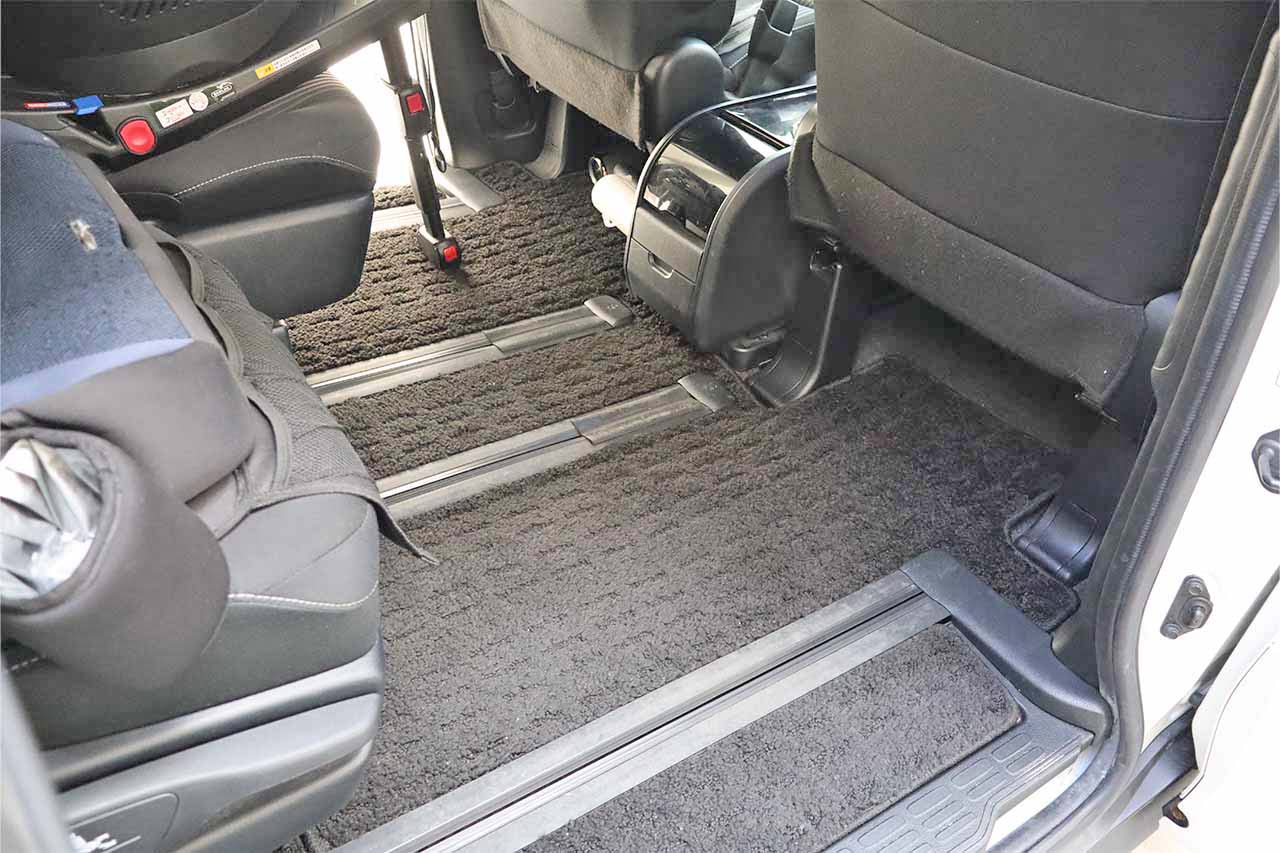 夏休みで車内がカオスに！？車社会の沖縄ならでは？整理収納のプロで大変身「散らからない車」ビフォーアフター