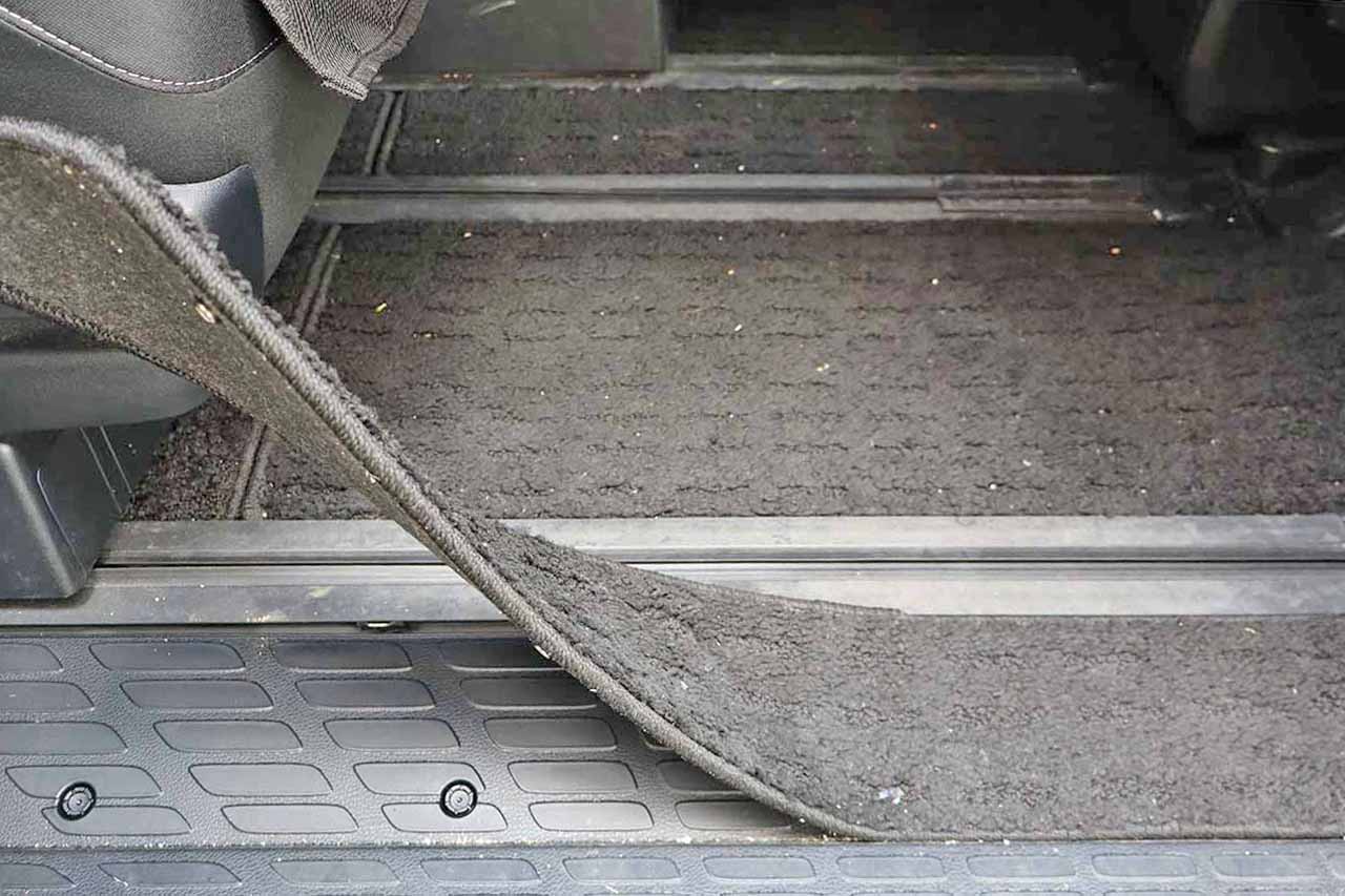 夏休みで車内がカオスに！？車社会の沖縄ならでは？整理収納のプロで大変身「散らからない車」ビフォーアフター