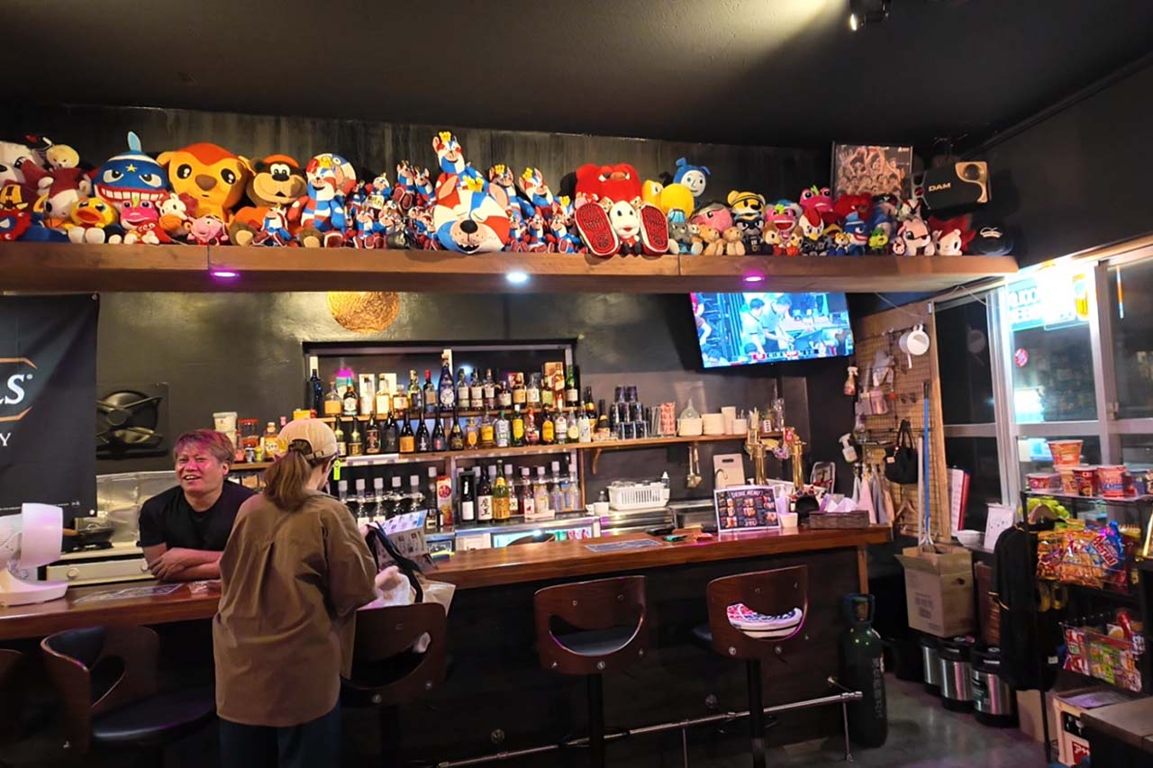 アリーナからアリーナへ。キングス観戦後は沖縄市園田「58ARENA」で感想をつまみに乾杯！〜喜友名ひとみの酒場巡り〜（沖縄市）