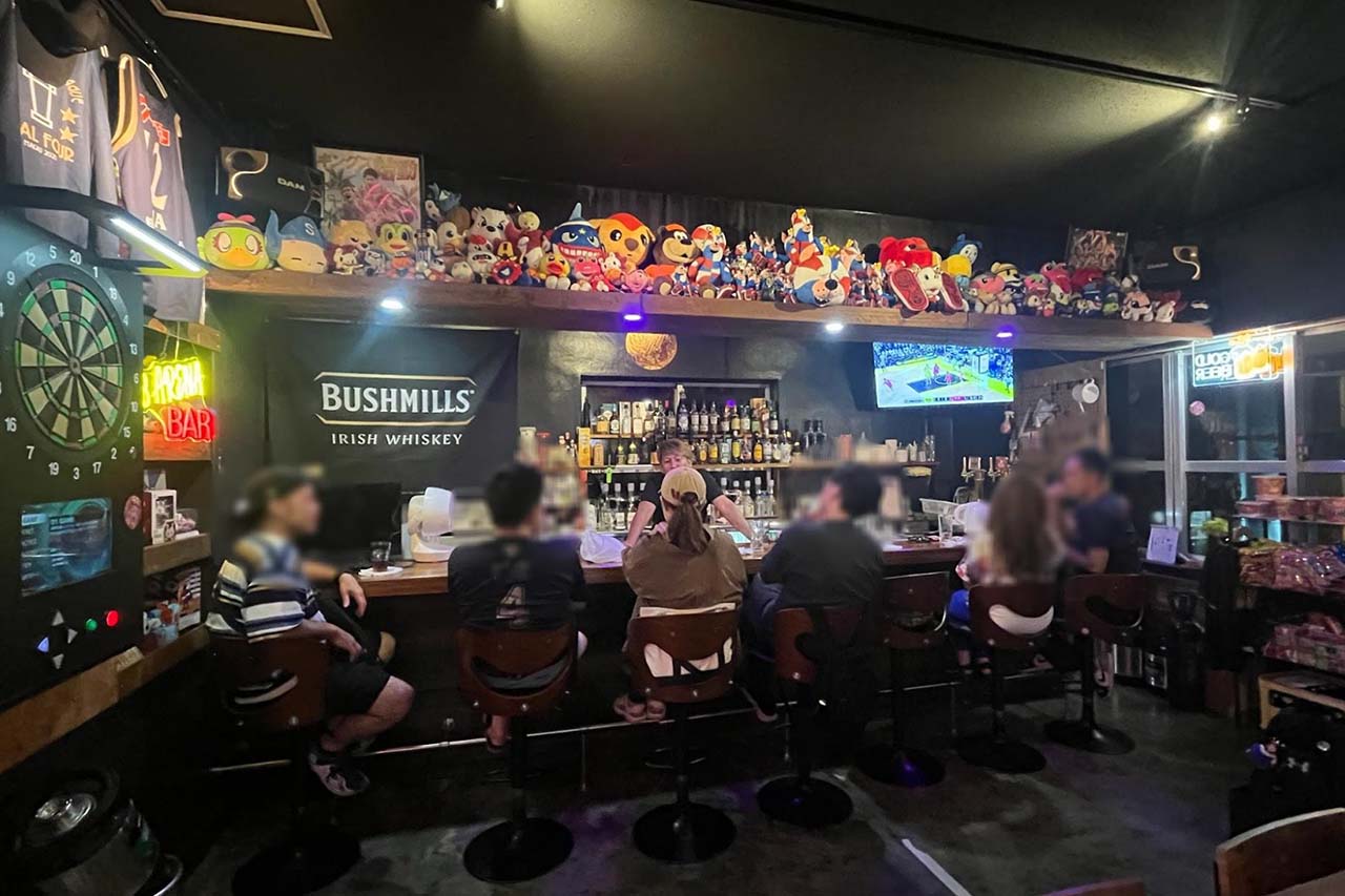 アリーナからアリーナへ。キングス観戦後は沖縄市園田「58ARENA」で感想をつまみに乾杯！〜喜友名ひとみの酒場巡り〜（沖縄市）