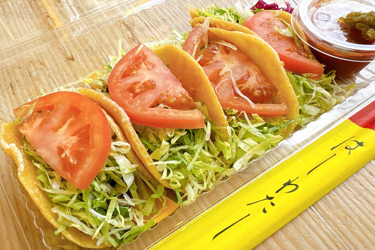 祖母から受け継いだ味で勝負！自家焙煎“生ジーマミーとうふ”と無添加タコスの「むすび本舗」（那覇市）